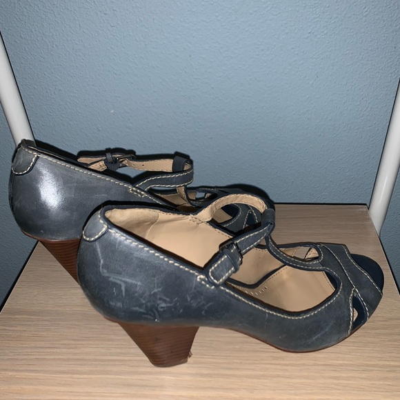 LOFT Leather Vintage Heel - Picture 3 of 8